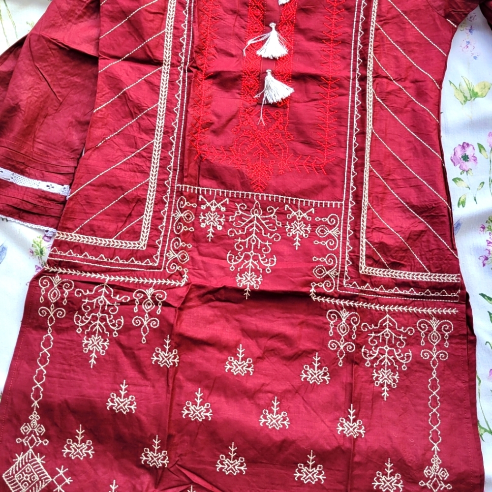 Clothes - Picture 9 of 13